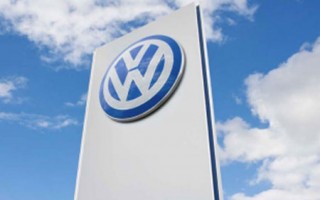 Volkswagen è l’azienda che produce la maggior quantità di emissioni, la denuncia di Greenpeace