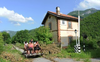 L’Italia della Mobilità Dolce viaggia in treno con AMoDo