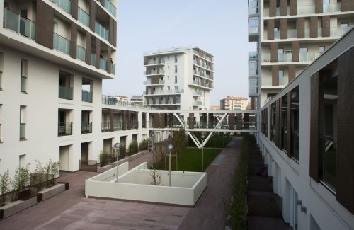 Condominio in legno in via Cenni a Milano