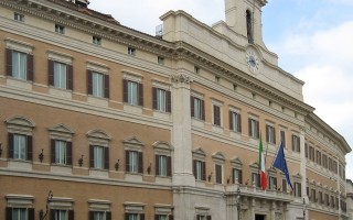 Palazzo_Montecitorio_Rom_2009