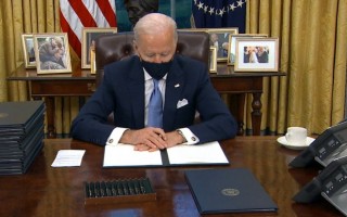 Le prime mosse di Biden dedicate al clima: "Non c'è tempo da perdere!"