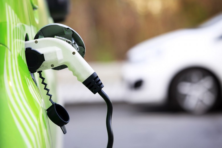 In arrivo 10 stazioni di ricarica veloce per auto elettriche