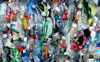 Greenpeace: Italia esporta illegalmente plastica